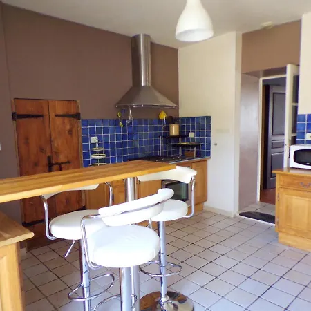 Maison De 3 Chambres A Chenevelles Avec Jardin Clos Et Wifi *