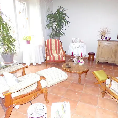 Maison De 3 Chambres A Chenevelles Avec Jardin Clos Et Wifi Σπίτι διακοπών *