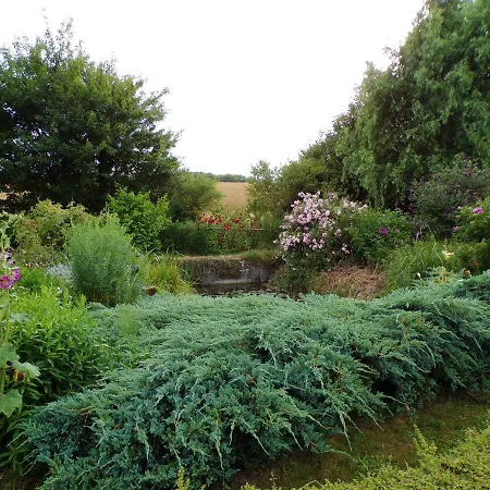 Σπίτι διακοπών Maison De 3 Chambres A Chenevelles Avec Jardin Clos Et Wifi *