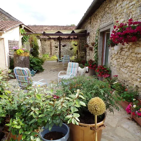 Σπίτι διακοπών Maison De 3 Chambres A Chenevelles Avec Jardin Clos Et Wifi